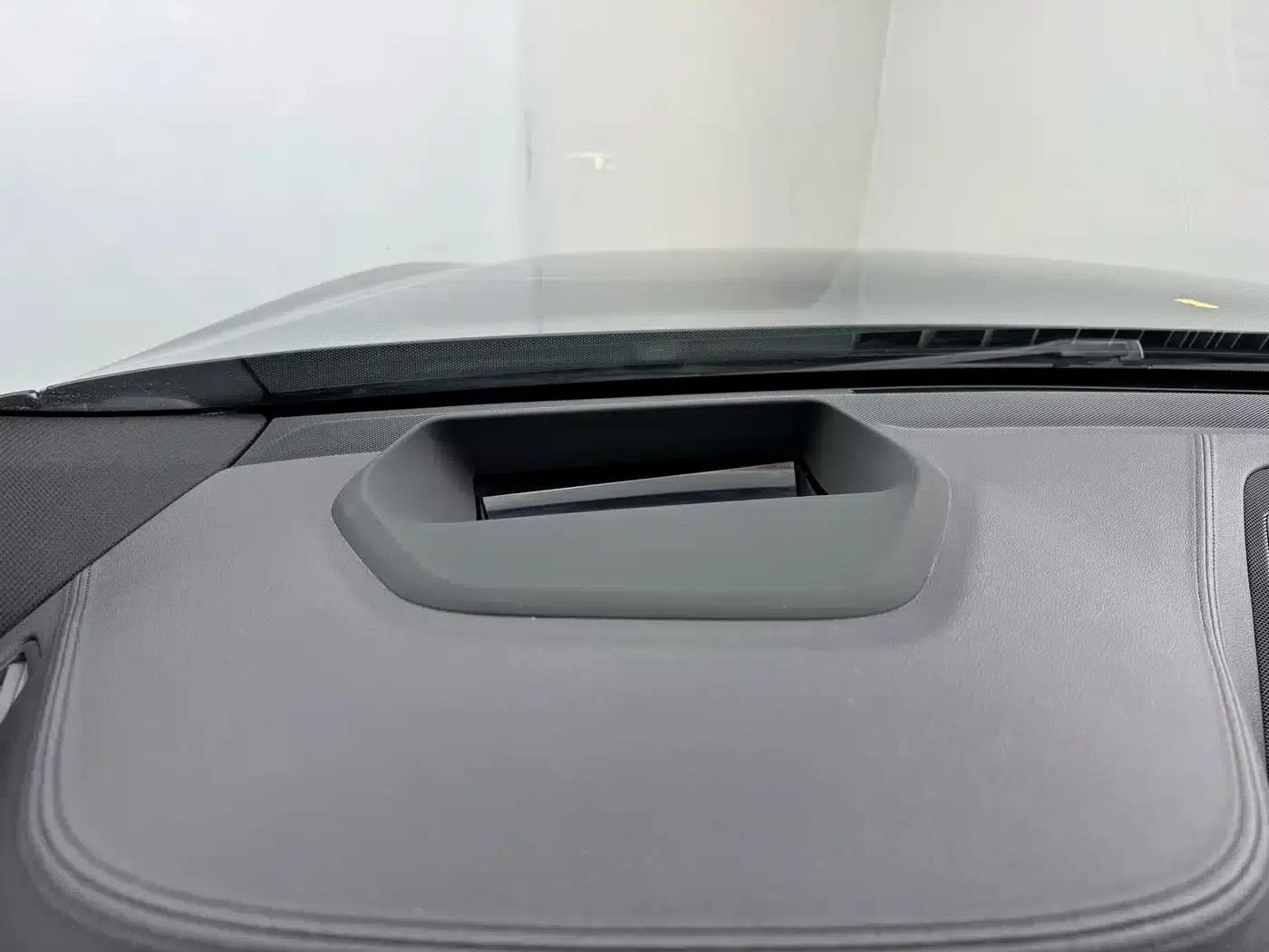 2019 BMW 6 Series GT 630i M Sport Package — миниатюра 5