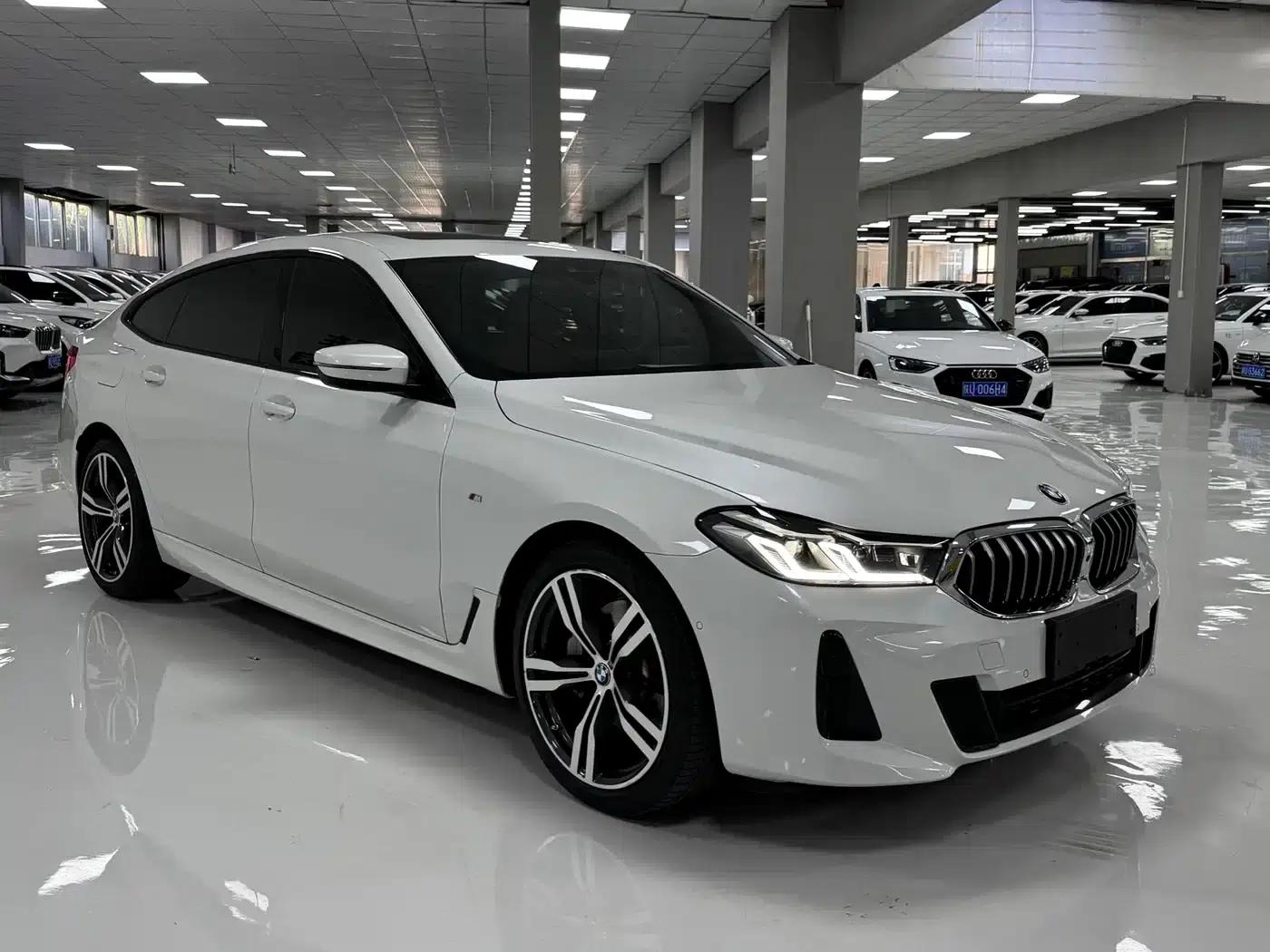 2022 BMW 6 Series GT 630i M Sport Package — миниатюра 3