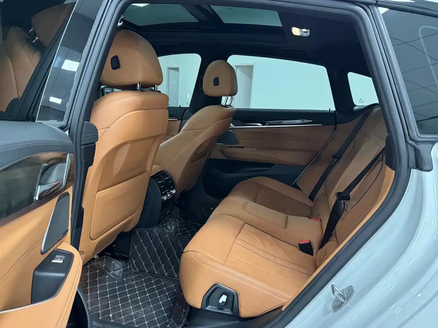 2022 BMW 6 Series GT 630i M Sport Package — миниатюра 6