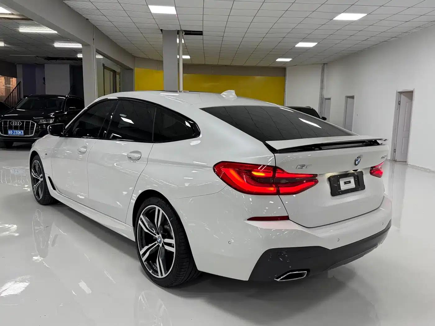 2022 BMW 6 Series GT 630i M Sport Package — миниатюра 7