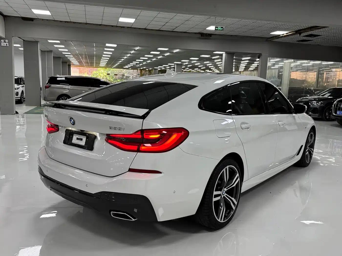 2022 BMW 6 Series GT 630i M Sport Package — миниатюра 9