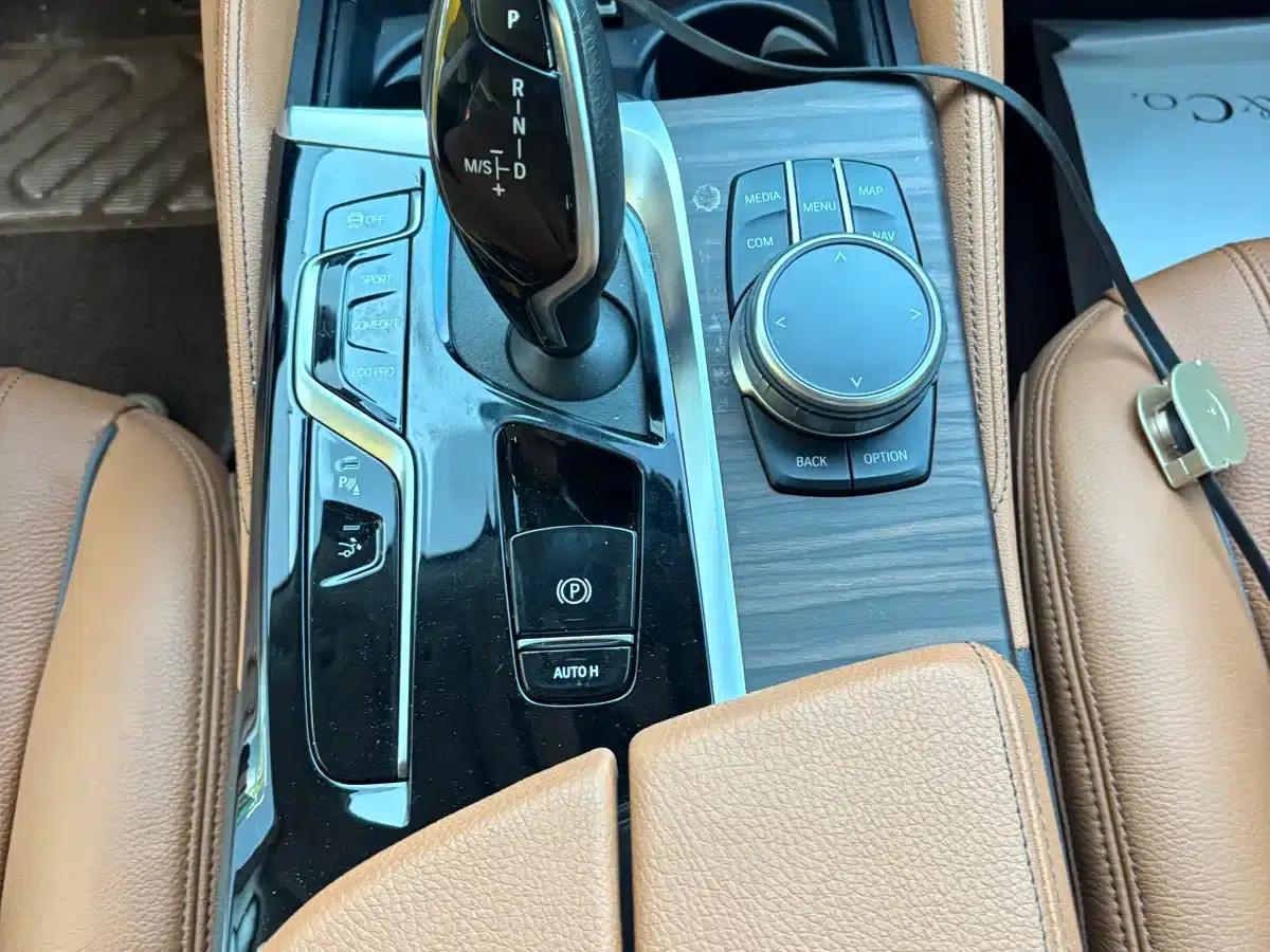 2021 BMW 6 Series GT 630i Luxury Design Package — миниатюра 12
