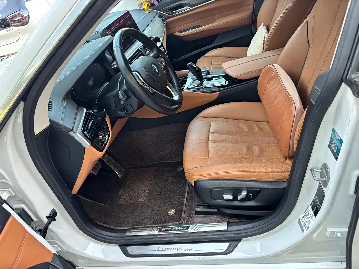 2021 BMW 6 Series GT 630i Luxury Design Package — миниатюра 4