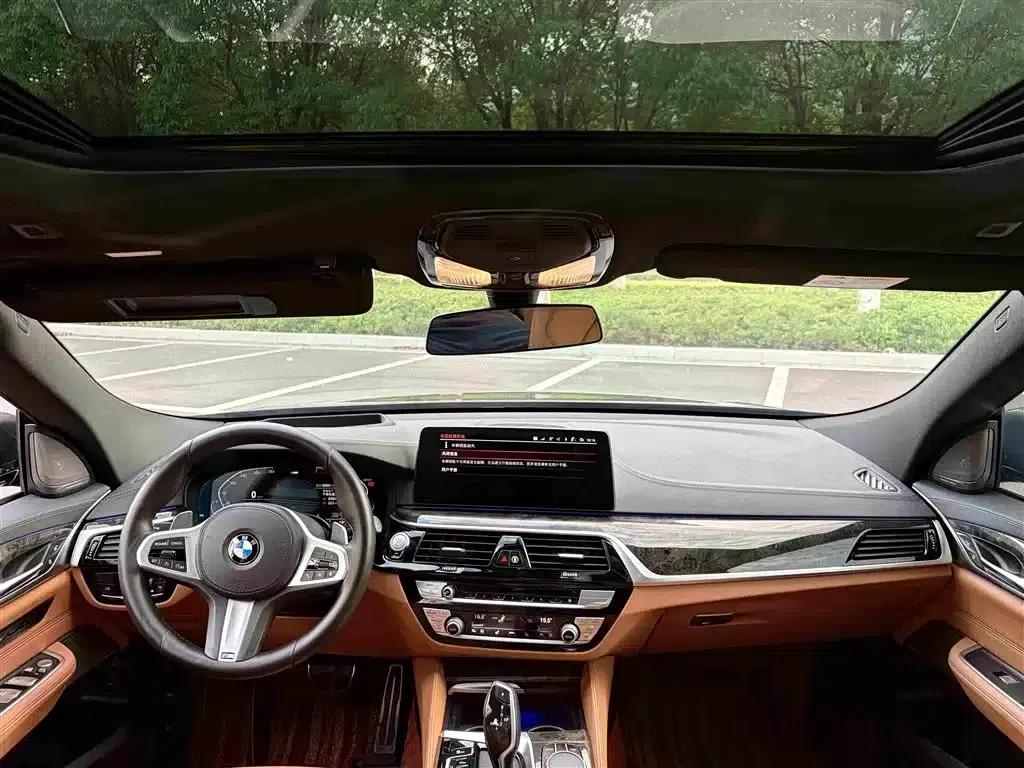 2021 BMW 6 Series GT 630i M Sport Package — миниатюра 11