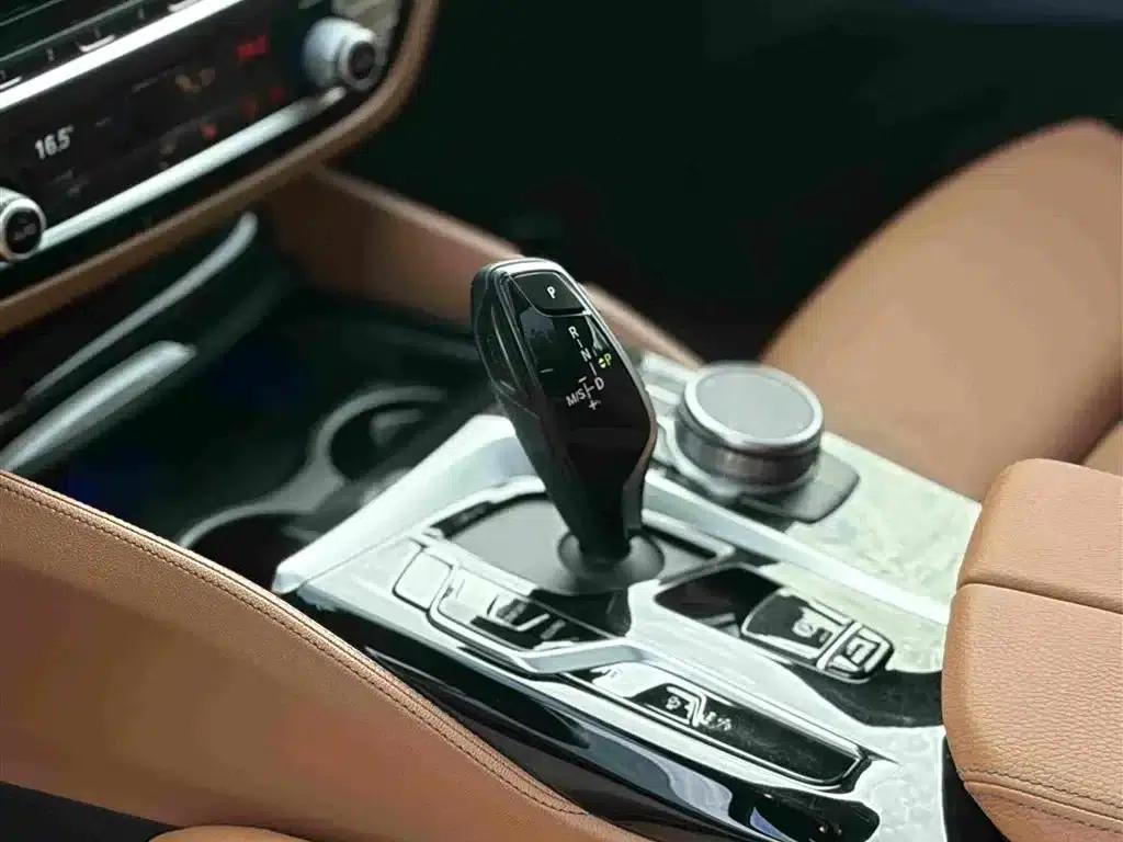 2021 BMW 6 Series GT 630i M Sport Package — миниатюра 13