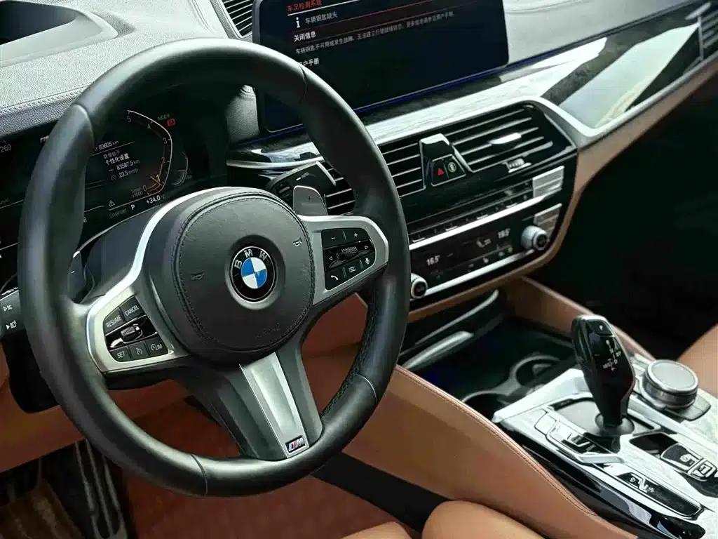 2021 BMW 6 Series GT 630i M Sport Package — миниатюра 14