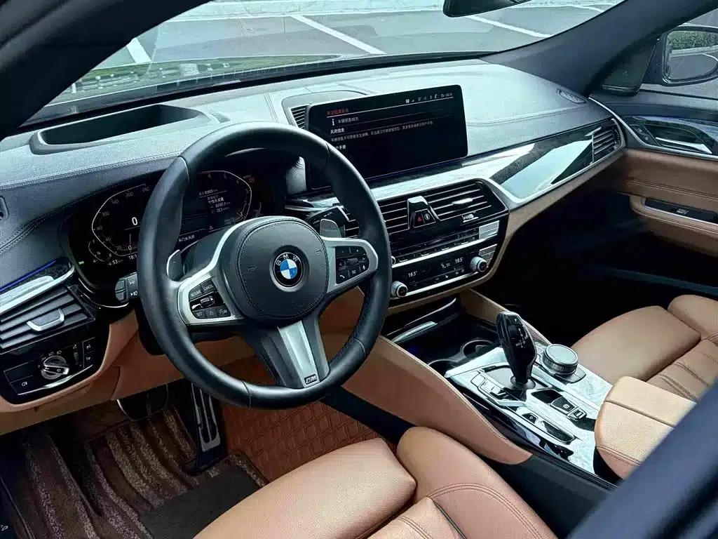 2021 BMW 6 Series GT 630i M Sport Package — миниатюра 15