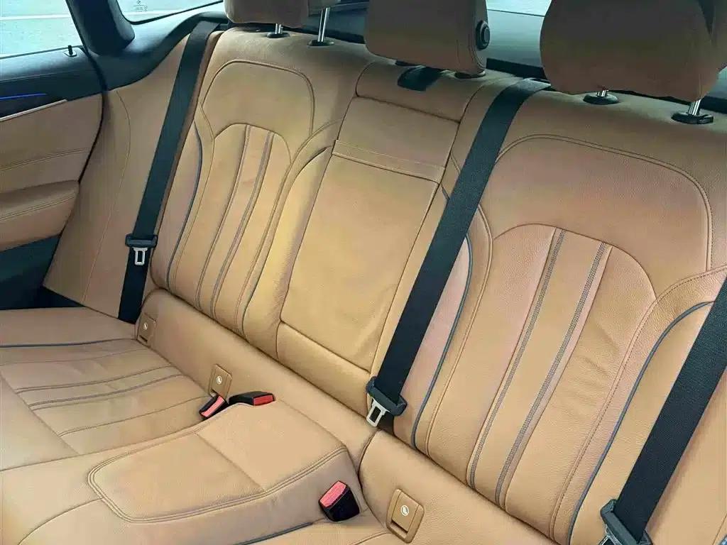 2021 BMW 6 Series GT 630i M Sport Package — миниатюра 18