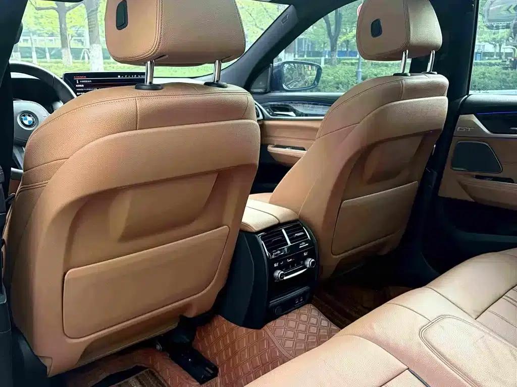 2021 BMW 6 Series GT 630i M Sport Package — миниатюра 10