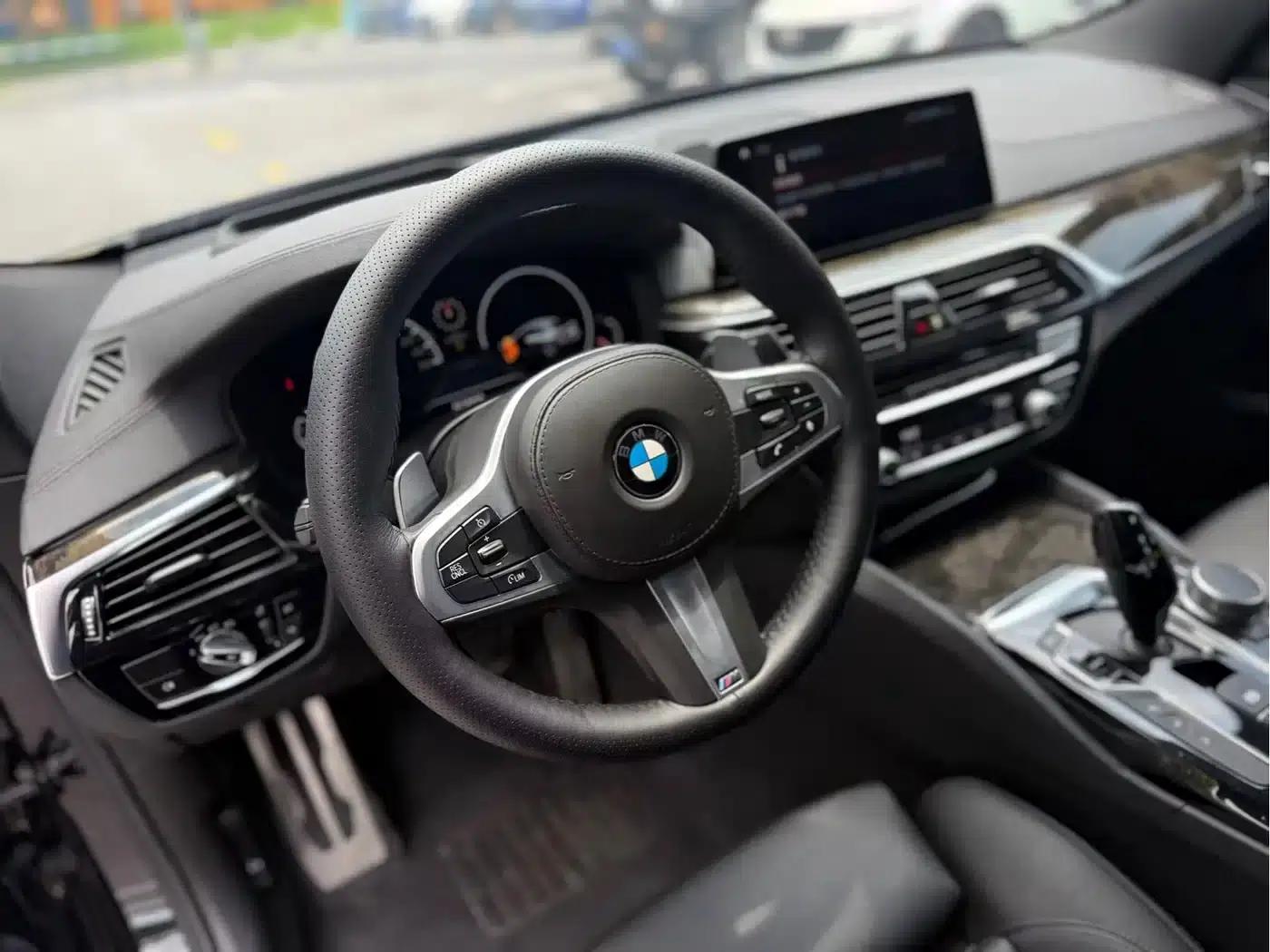 2019 BMW 6 Series GT 630i M Sport Package — миниатюра 8