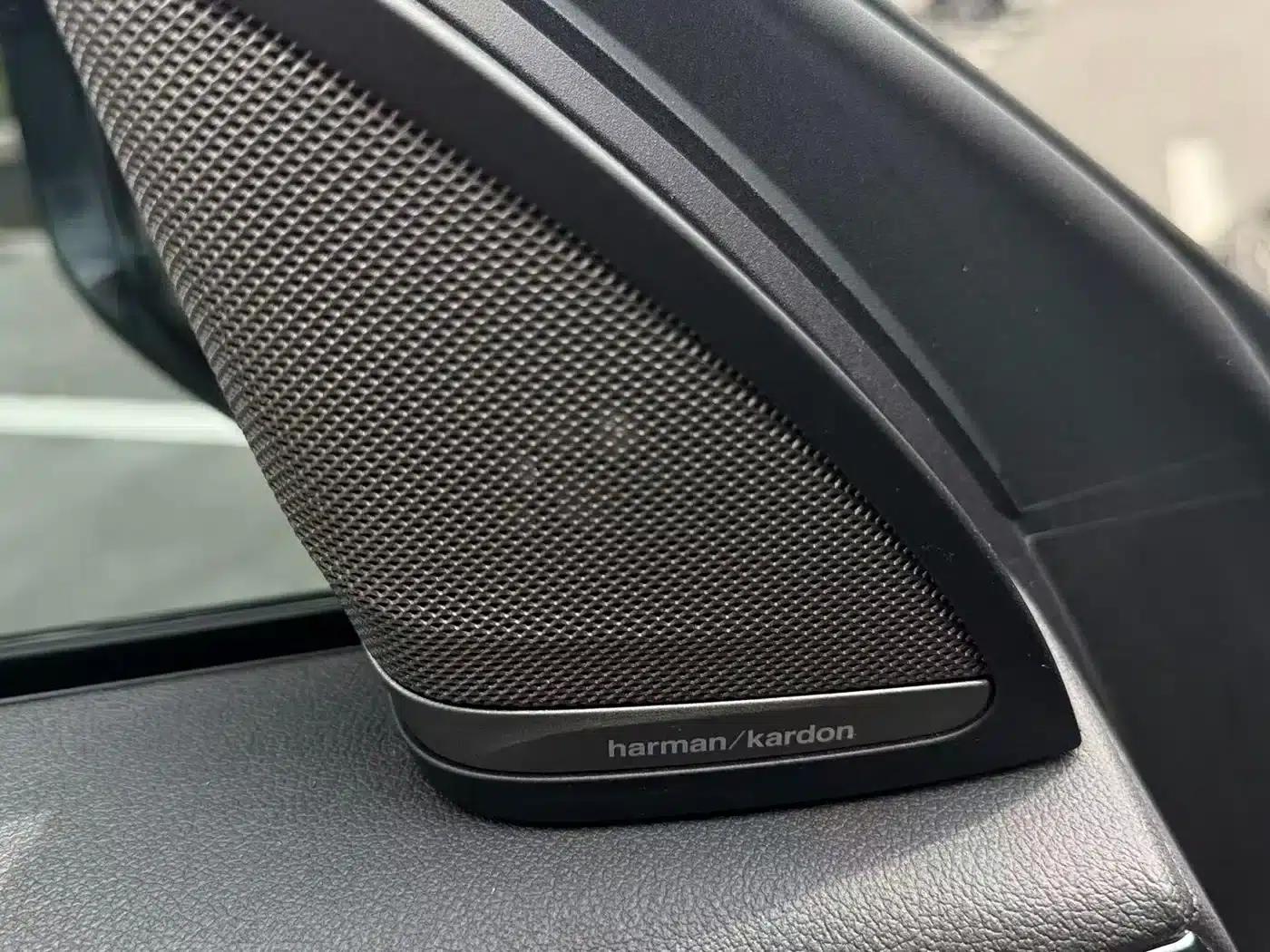 2019 BMW 6 Series GT 630i M Sport Package — миниатюра 9