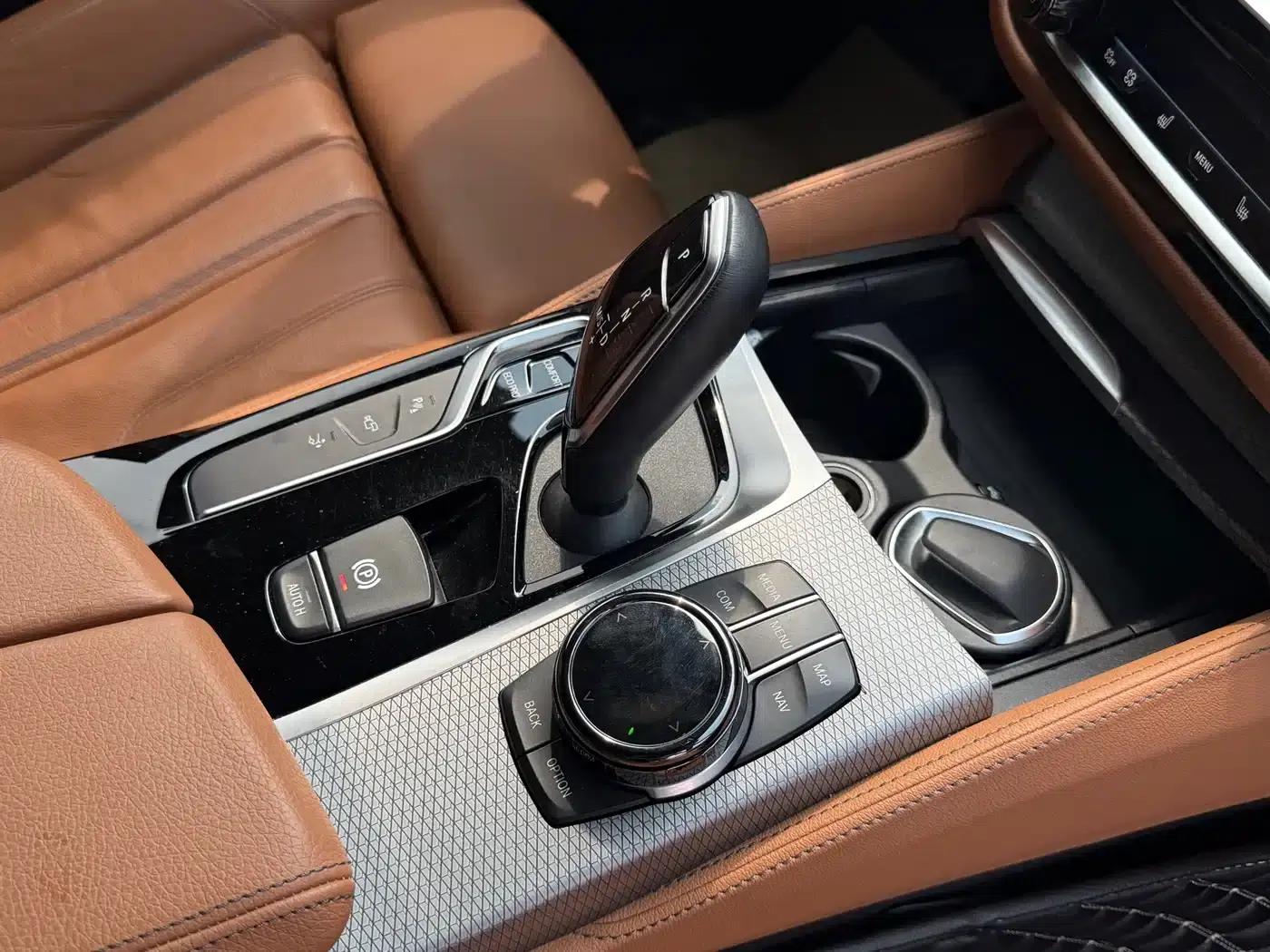 2019 BMW 6 Series GT 630i M Sport Package — миниатюра 11