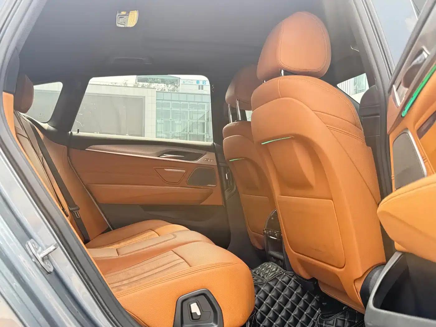 2019 BMW 6 Series GT 630i M Sport Package — миниатюра 9