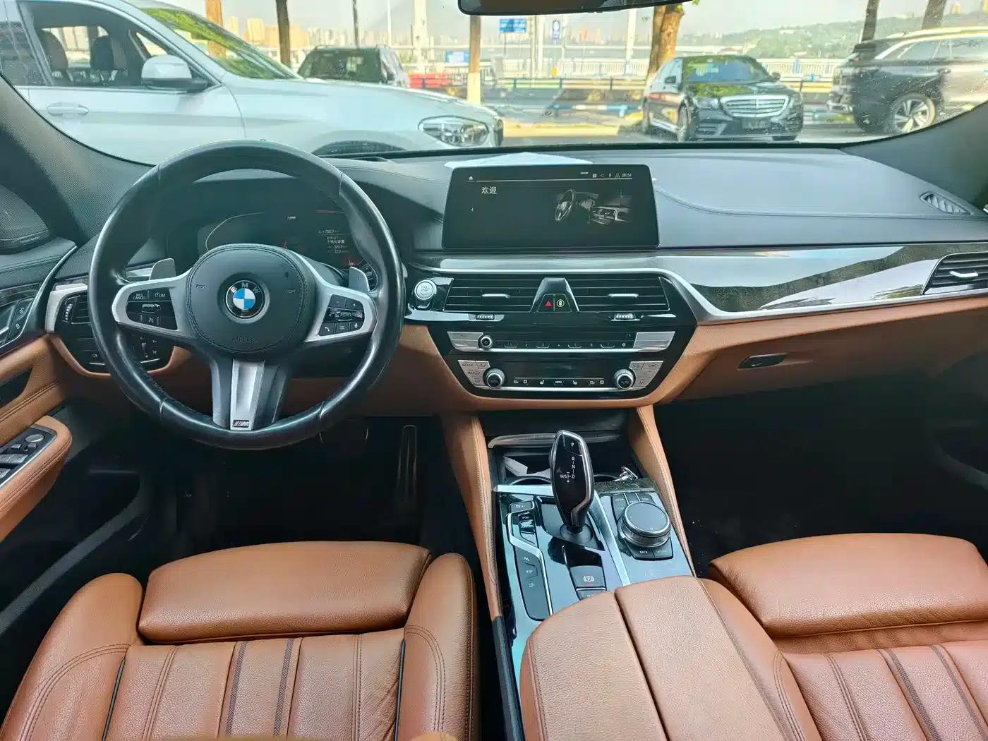 2019 BMW 6 Series GT 630i M Sport Package — миниатюра 5