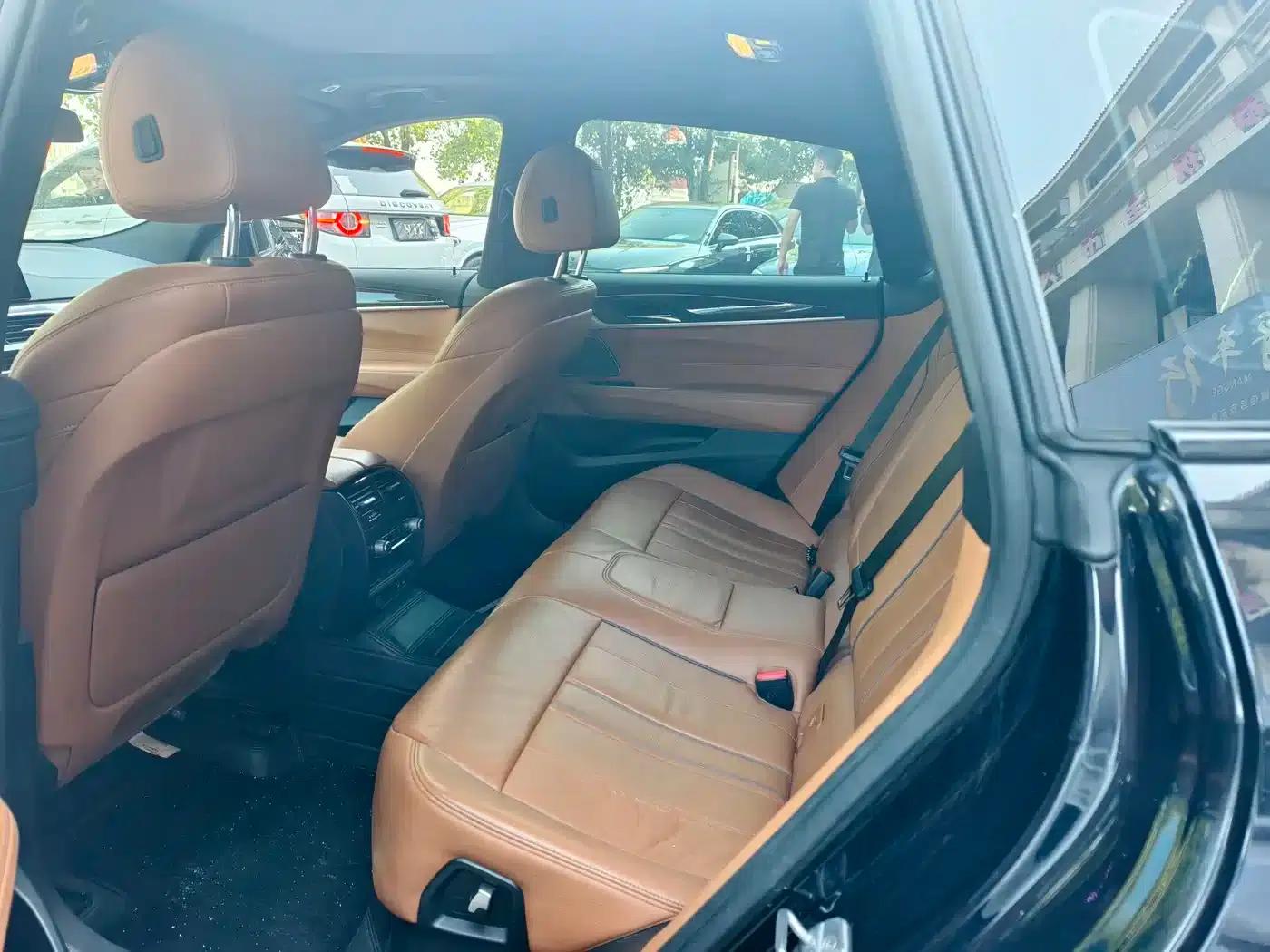 2019 BMW 6 Series GT 630i M Sport Package — миниатюра 6
