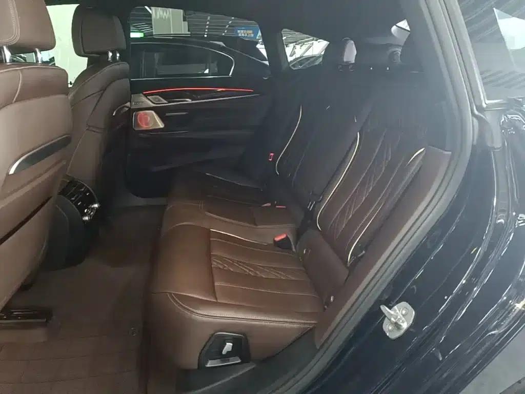 2018 BMW 6 Series GT 640i xDrive M Sport Package — миниатюра 17