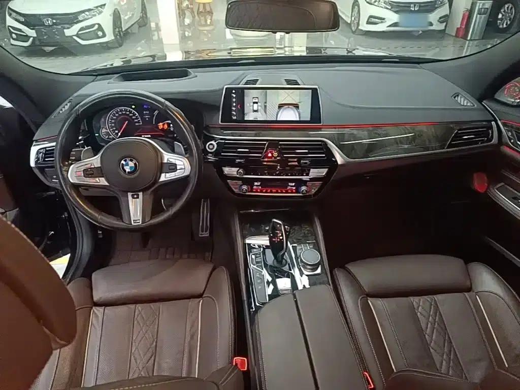 2018 BMW 6 Series GT 640i xDrive M Sport Package — миниатюра 10