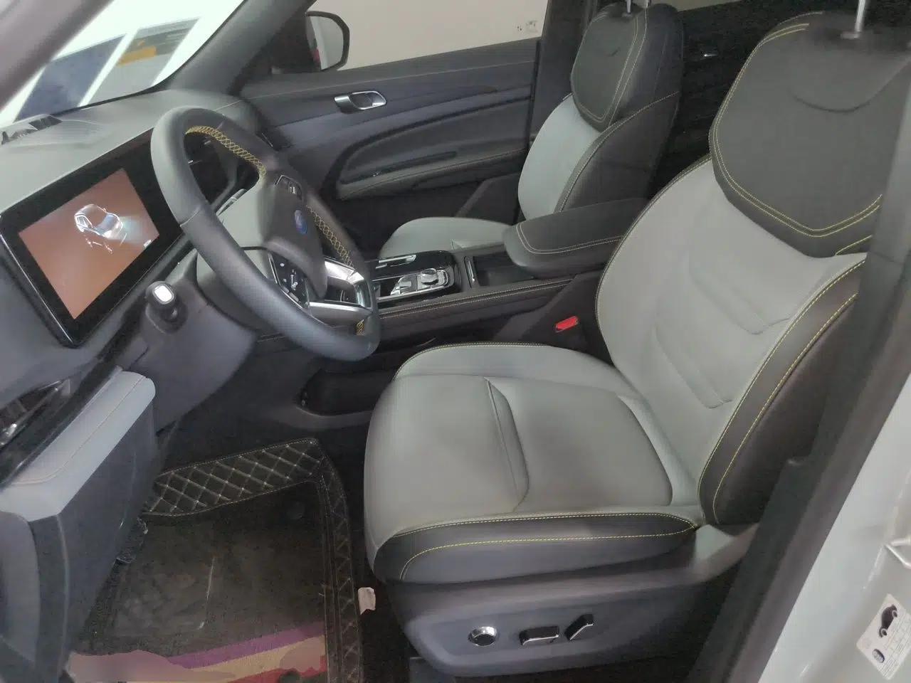 Ford Equator Sport New Energy 2025 Luxury Plus Version — миниатюра 15