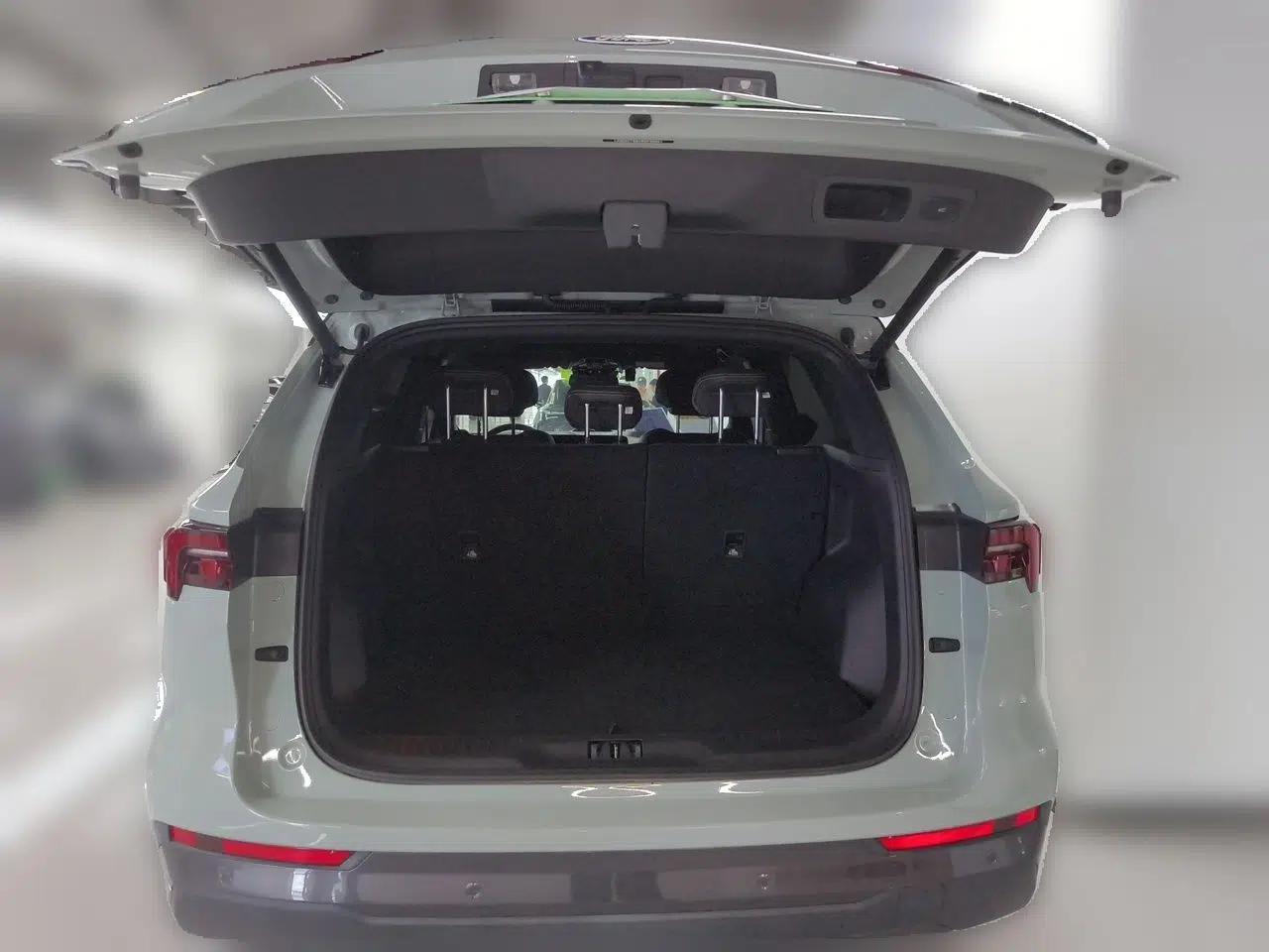 Ford Equator Sport New Energy 2025 Luxury Plus Version — миниатюра 19