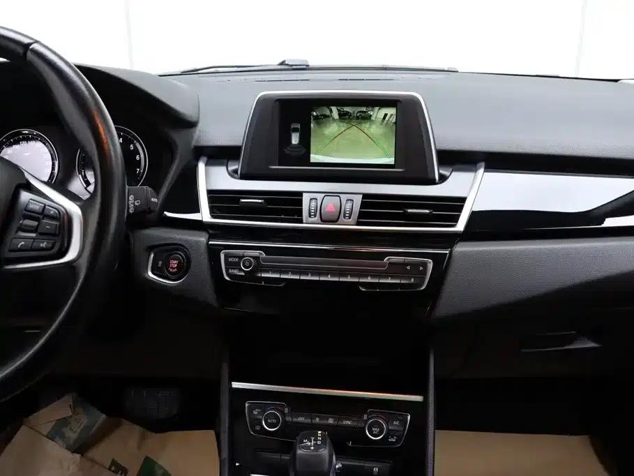 2018 BMW 2 Series Gran Tourer 218i Leading Edition — миниатюра 25