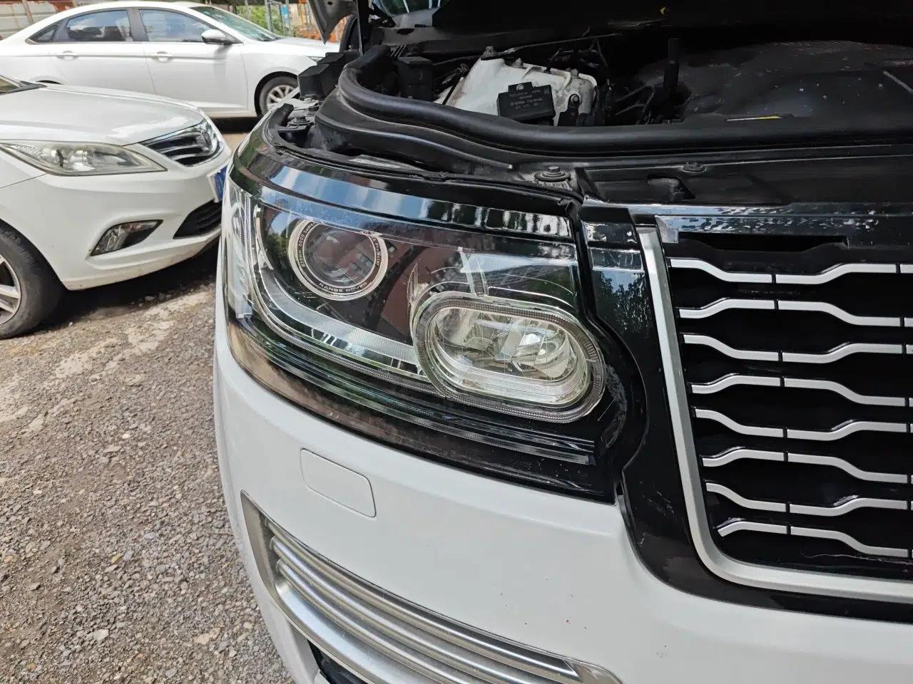Land Rover Range Vogue Range Rover 3.0 Automatic Five-Seater Diesel Short Wheelbase (Parallel Import) — миниатюра 7