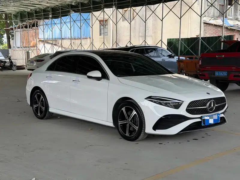 2023 Mercedes-Benz A-Class A 200 L Sport Sedan Fashion Edition — миниатюра 3
