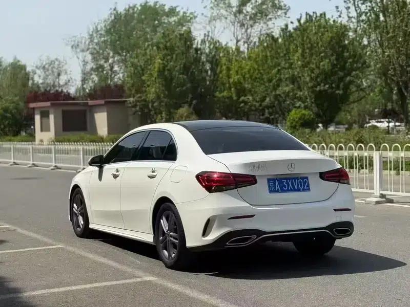 2022 Mercedes-Benz A-Class A 180 L Sport Sedan — миниатюра 4