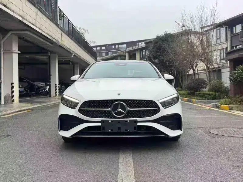 2023 Mercedes-Benz A-Class A 200 L Sport Sedan Fashion Edition — миниатюра 2