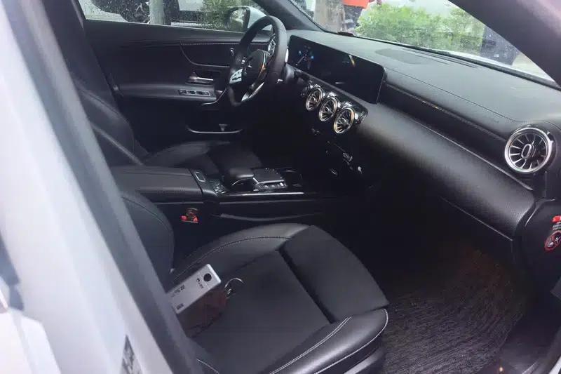 Mercedes-Benz A-Class 2020 Facelift A 200 L Sport Sedan Fashion Model — миниатюра 11