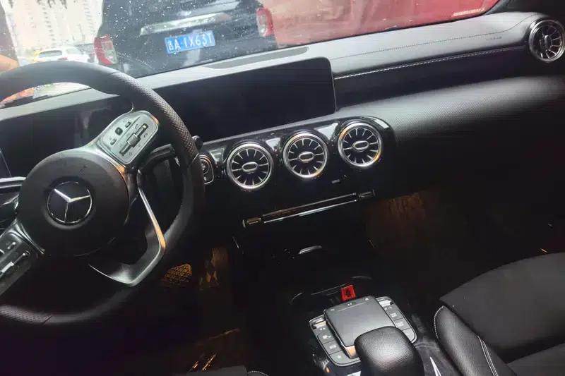 Mercedes-Benz A-Class 2020 Facelift A 200 L Sport Sedan Fashion Model — миниатюра 13