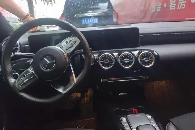Mercedes-Benz A-Class 2020 Facelift A 200 L Sport Sedan Fashion Model — миниатюра 14