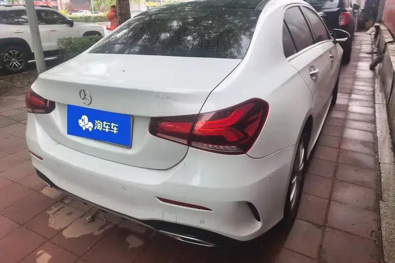 Mercedes-Benz A-Class 2020 Facelift A 200 L Sport Sedan Fashion Model — миниатюра 3