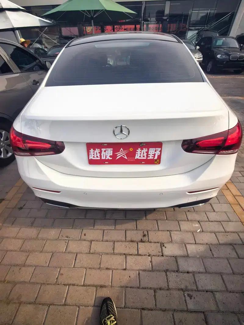 Mercedes-Benz A-Class 2020 A 200 L Sport Sedan — миниатюра 5