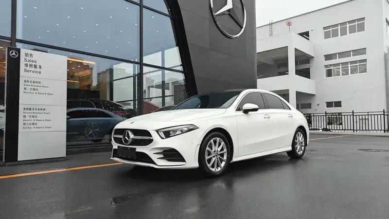 Mercedes-Benz A-Class 2021 A 200 L Sport Sedan Fashion Edition — миниатюра 1