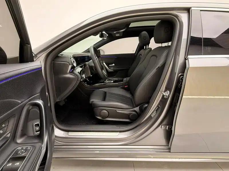 2021 Mercedes-Benz A-Class A 200 L Sport Sedan Dynamic Edition — миниатюра 17