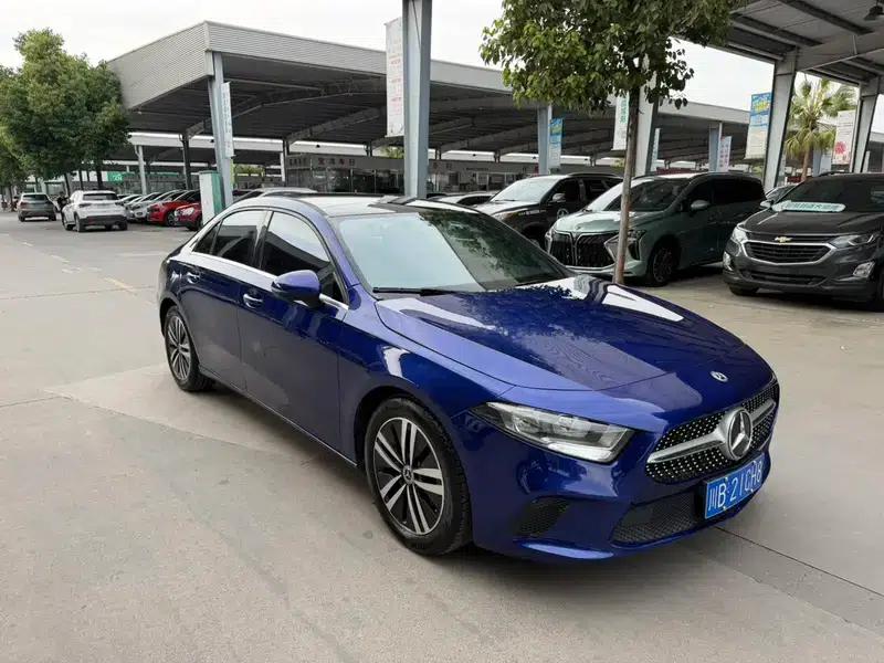 2021 Mercedes-Benz A-Class A 180 L Sport Sedan — миниатюра 3