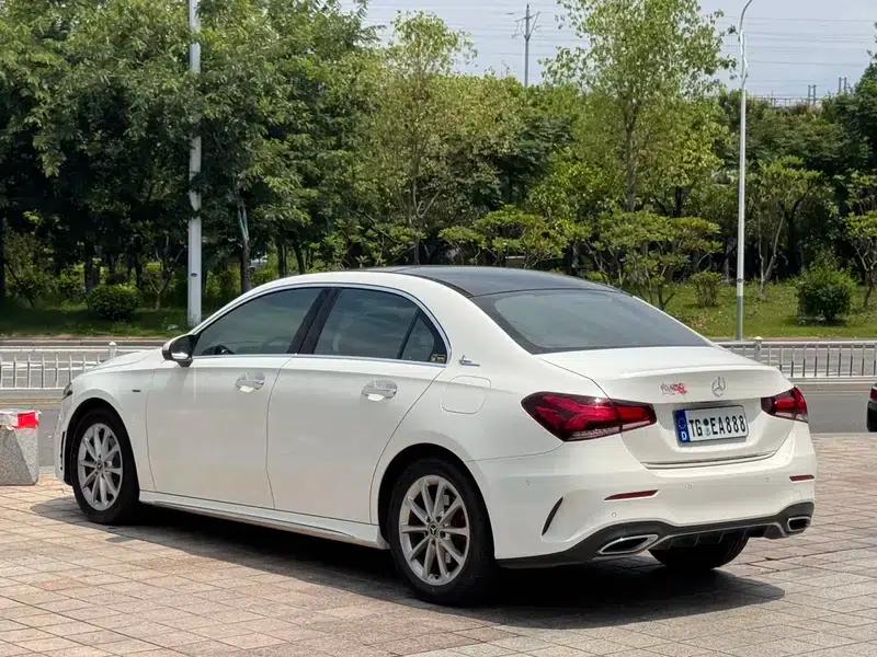 2019 Mercedes-Benz A-Class A 200 L Sport Sedan — миниатюра 4