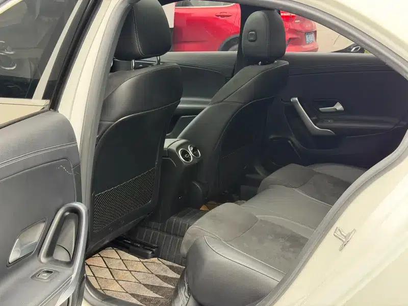 2019 Mercedes-Benz A-Class A 200 L — миниатюра 14