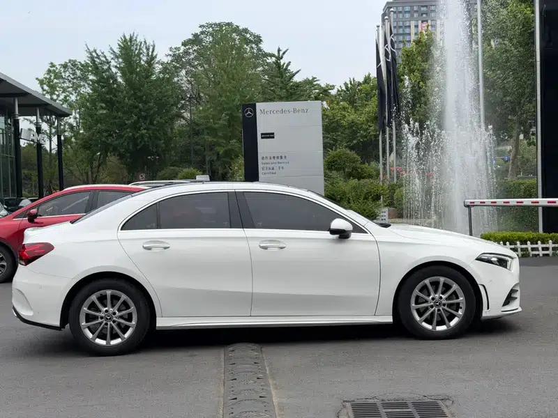 2019 Mercedes-Benz A-Class A 200 L — миниатюра 8