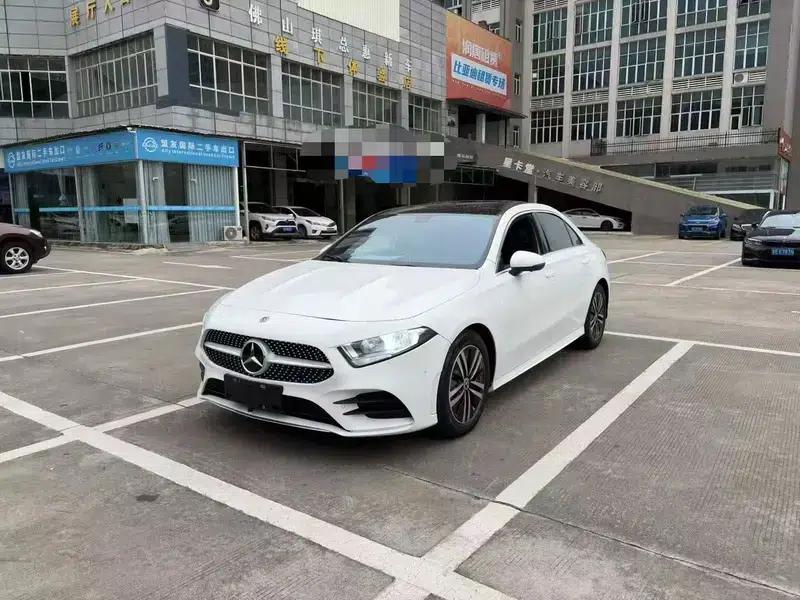 2019 Mercedes-Benz A-Class A 180 L — миниатюра 1