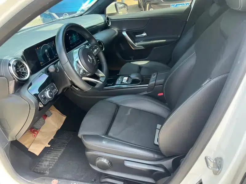 2019 Mercedes-Benz A-Class A 180 L — миниатюра 12