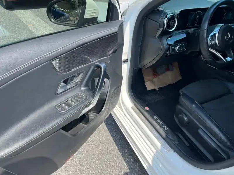 2019 Mercedes-Benz A-Class A 180 L — миниатюра 15