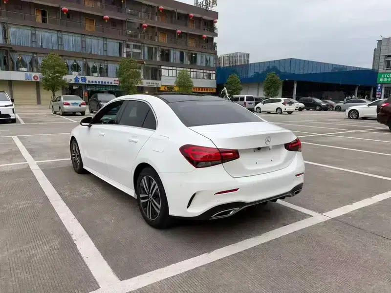 2019 Mercedes-Benz A-Class A 180 L — миниатюра 4