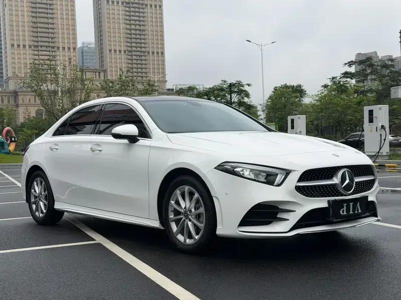 2022 Mercedes-Benz A-Class A 200 L Sport Sedan Dynamic Edition — миниатюра 3