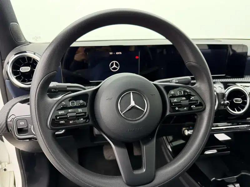 2021 Mercedes-Benz A-Class A 180 L — миниатюра 10