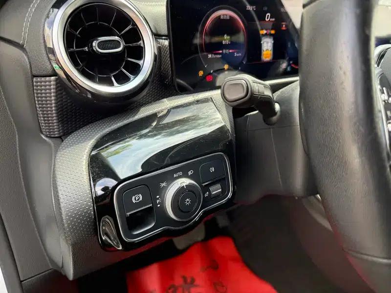 Mercedes-Benz A-Class 2019 A 200 L Sport Sedan First Edition — миниатюра 22