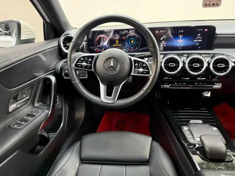 Mercedes-Benz A-Class 2019 A 200 L Sport Sedan First Edition — миниатюра 23