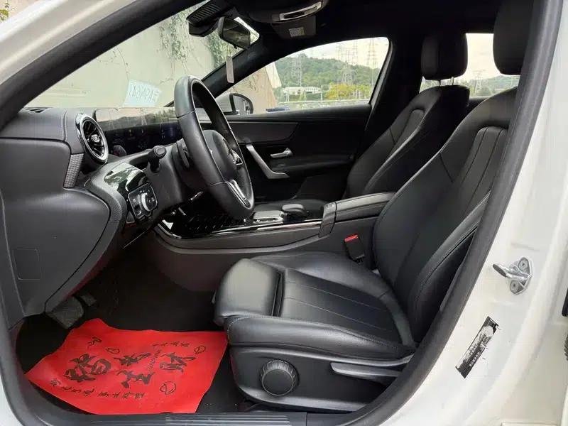 Mercedes-Benz A-Class 2019 A 200 L Sport Sedan First Edition — миниатюра 24