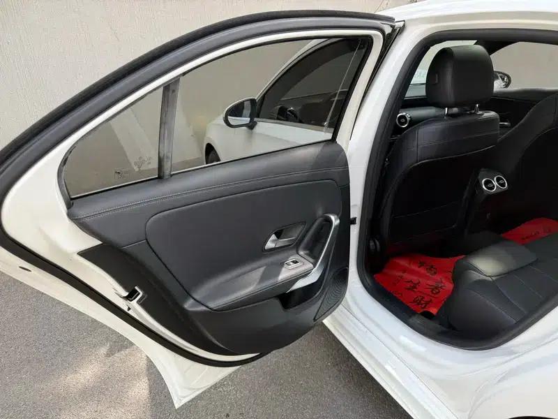 Mercedes-Benz A-Class 2019 A 200 L Sport Sedan First Edition — миниатюра 28