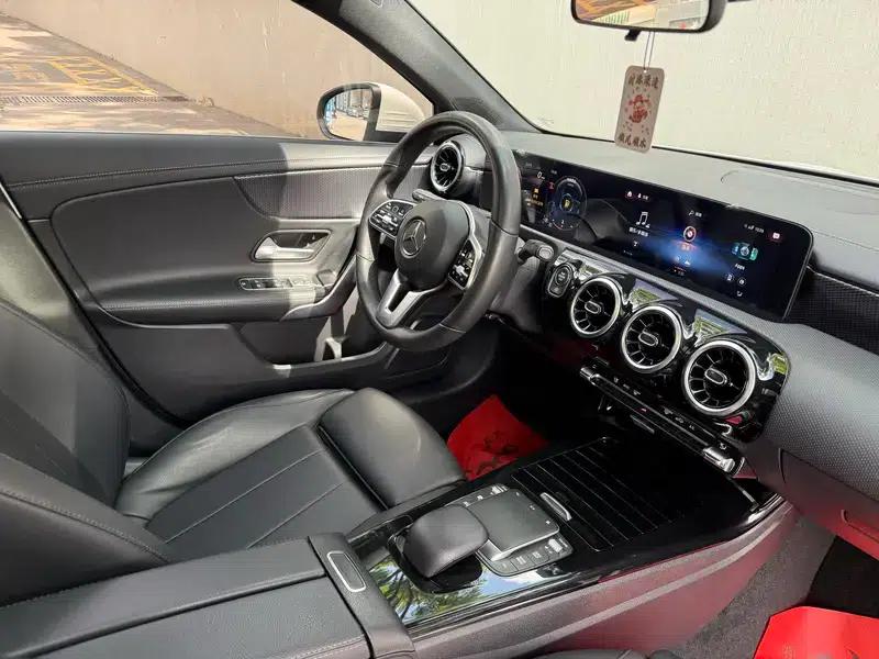 Mercedes-Benz A-Class 2019 A 200 L Sport Sedan First Edition — миниатюра 32